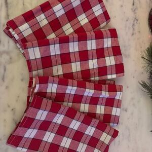 Longaberger Red and White Checkered Table Linens 4 napkins